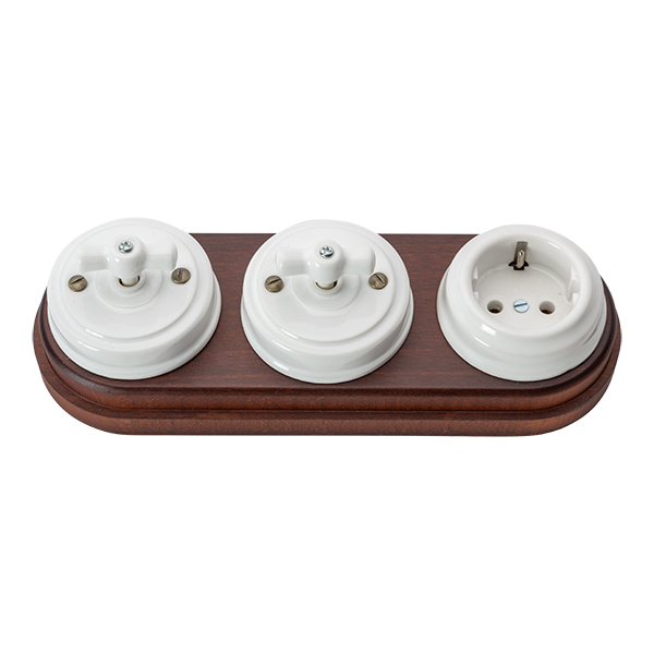 Conjunto dos interruptores y enchufe