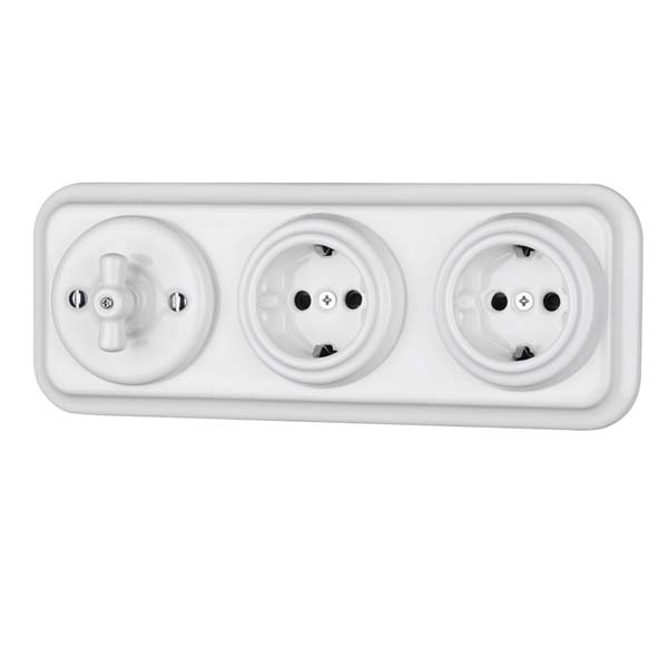 Conmutador, dos enchufes y marco