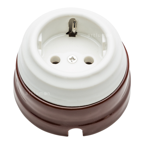 Enchufe de porcelana base marrón