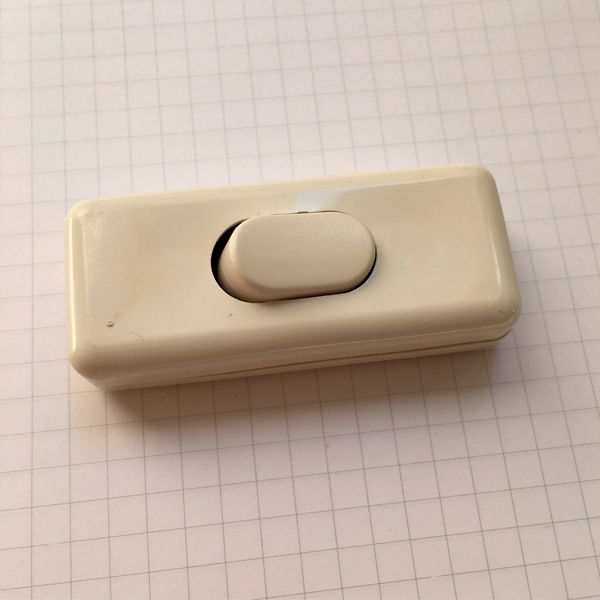 Interruptor de paso crema