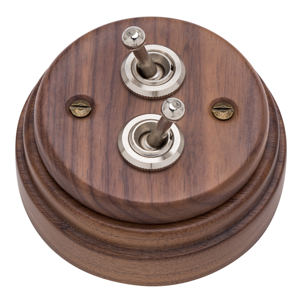 Interruptores madera nogal y níquel