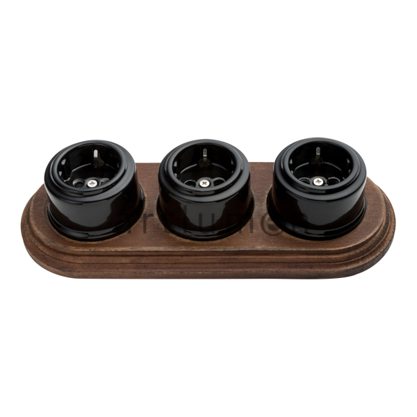 Tres enchufes N y base madera