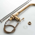Grifo de cocina extensible en bronce